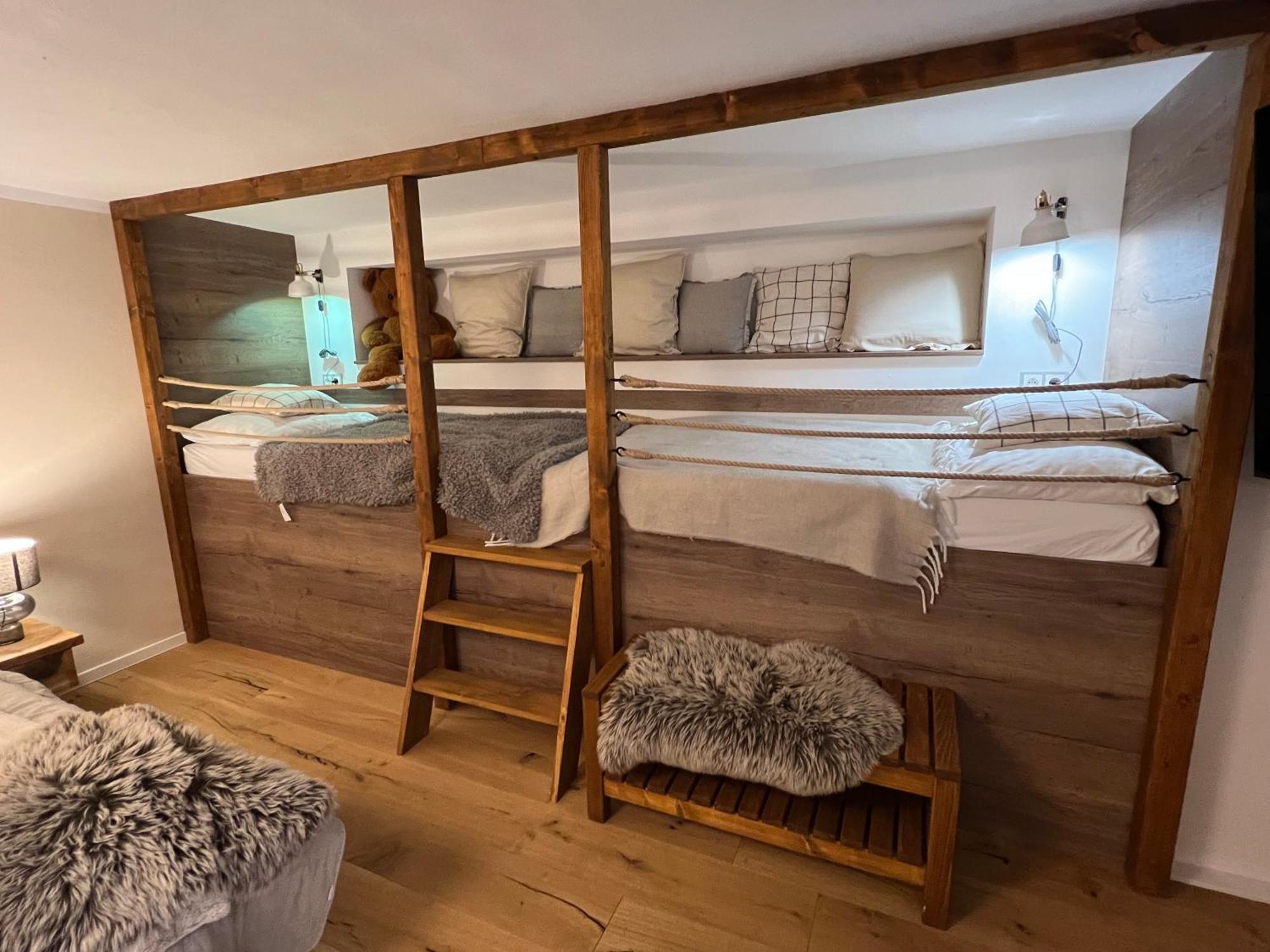 Hotel McLimon Nový Jičín Esterno foto
