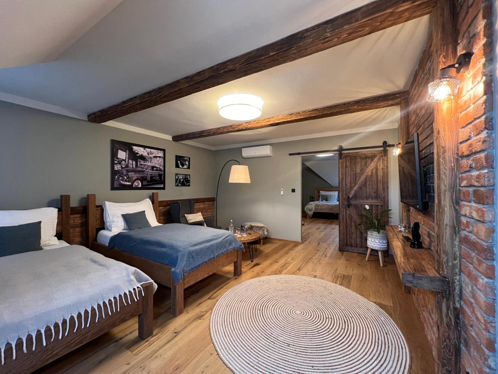 Hotel McLimon Nový Jičín Esterno foto