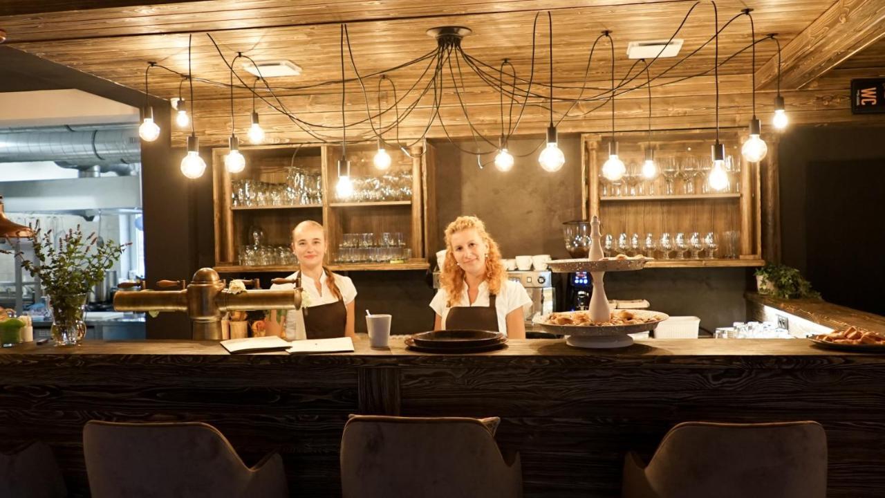 Hotel McLimon Nový Jičín Esterno foto
